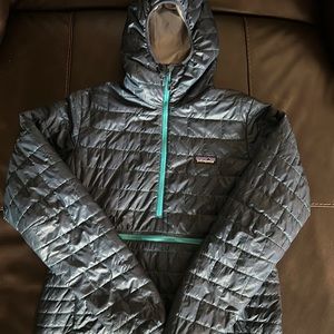 Patagonia 1/2 zip down jacket women’s size medium
